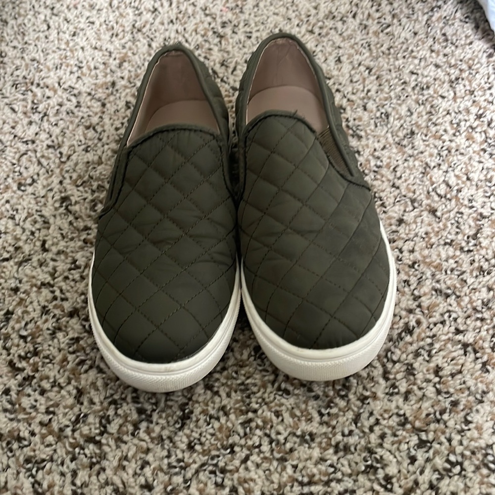 Women’s Steve Madden sneakers size 6